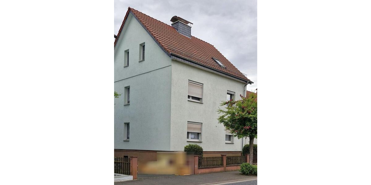 Einfamilienhaus 3 Etagen, 689 m² Grundstück + Nebengebäude 8 zimmer
