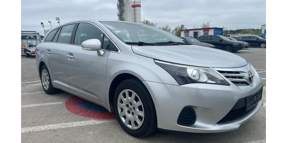Toyota Avensis 127.311 km 7.499 &euro; Mittenwalde 15749