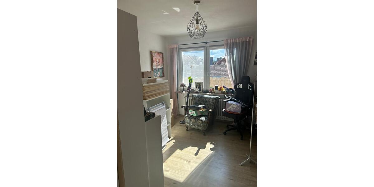 Dachgeschoßwohnung Saarbrücken - 4 Zimmer, 100 m&sup2;, 1.300&euro; | Angebot:26611843