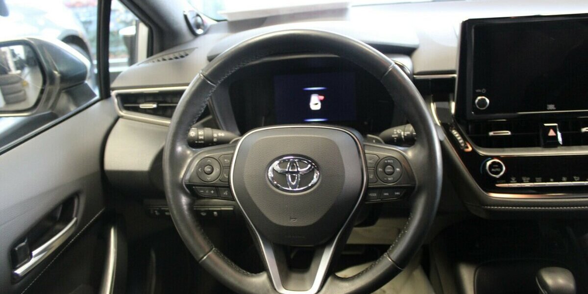 Toyota Corolla 2.0 Touring Sports Hybrid Team Deutschland 77.720 km 21.980 &euro; Euskirchen 53881