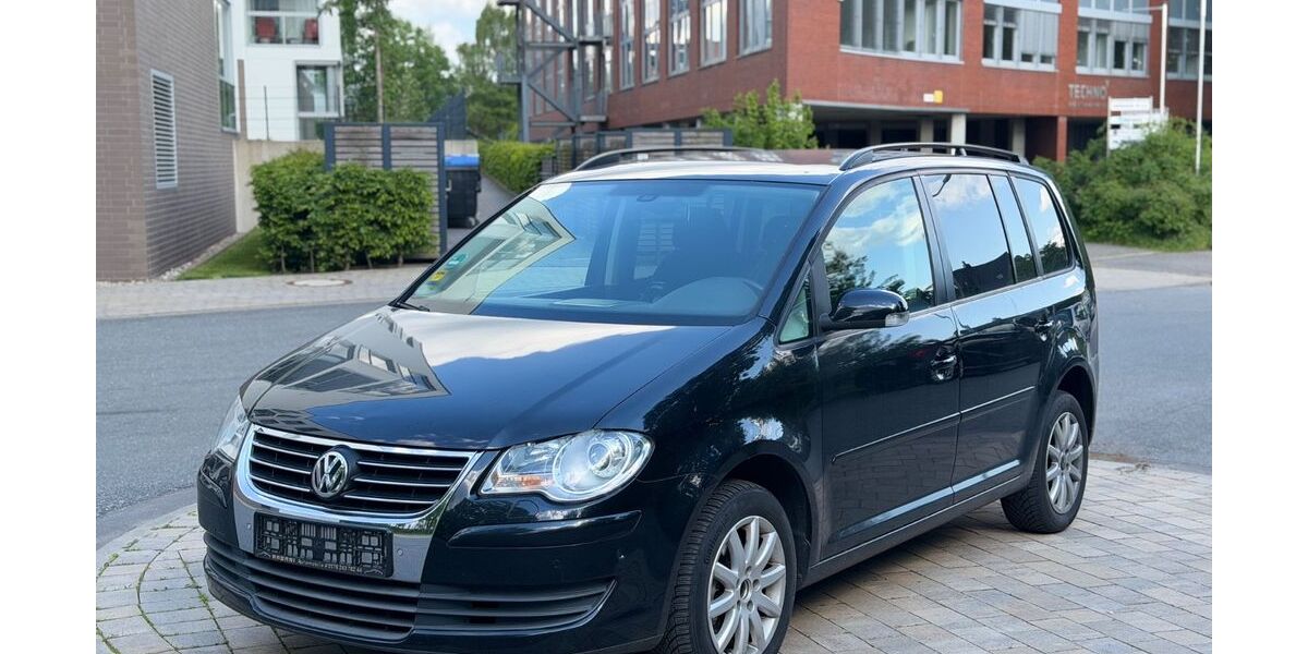VW Touran 141.000 km 5.990 &euro; Norderstedt 22848