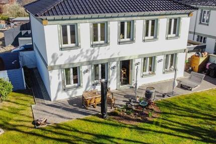 Haus Rüthen - 4 Zimmer, 200 m&sup2;, 1.700&euro; | Angebot:26177404