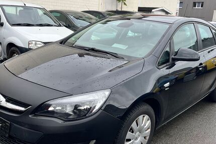 Opel Astra 140.000 km 3.499 € Detmold 32758