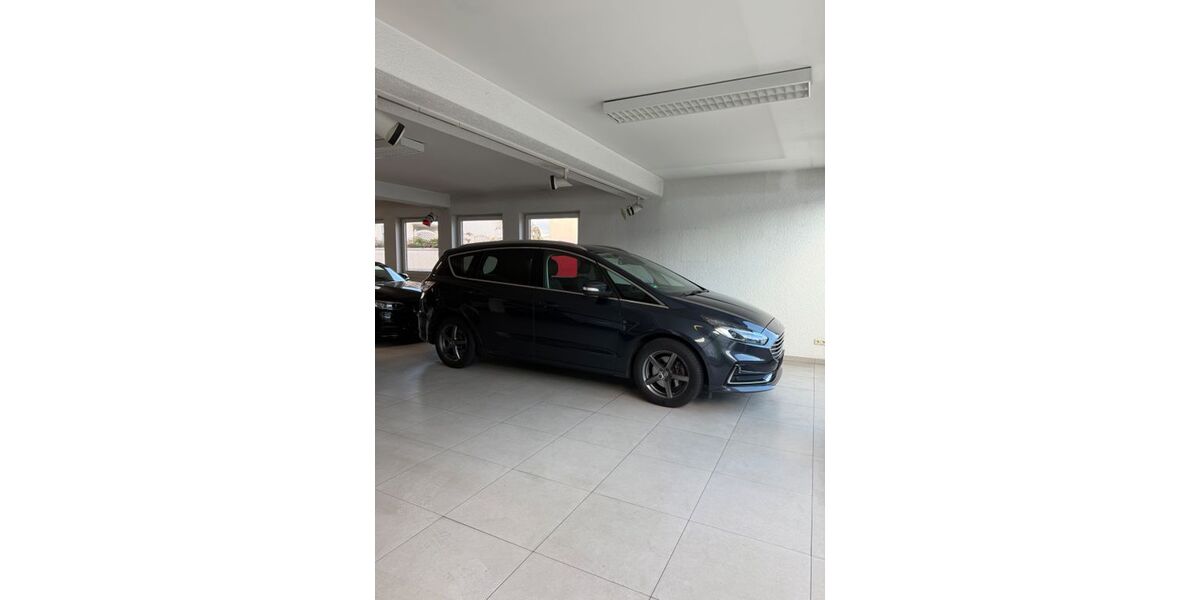 Ford S-Max 150.000 km 14.099 &euro; Filderstadt 70794