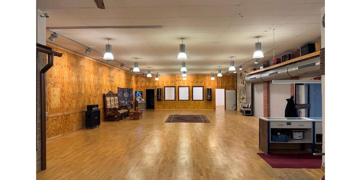 Halle Ausstellungsraum Ladenlokal in Maintal - von Privat zimmer