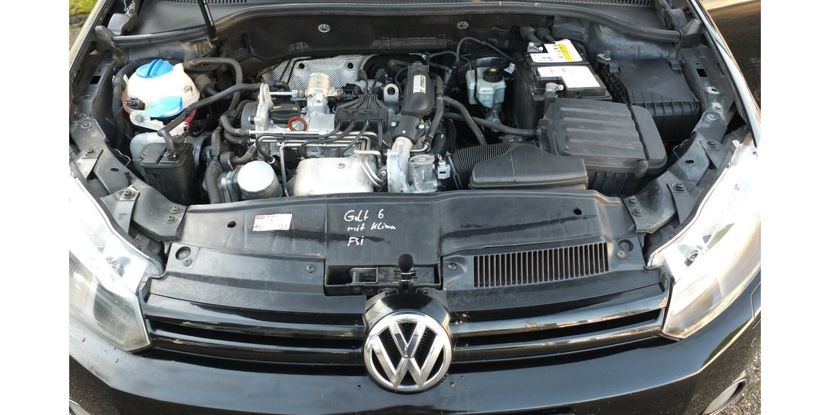 VW Golf STYLE TIPTRONIC KLIMAAUT 5-TÜRIG PARKPILOT 146.255 km 8.408 &euro; Köln 50858