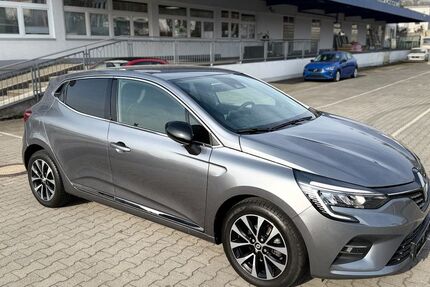 Renault Clio 39.500 km 14.990 &euro; Regensburg 93057