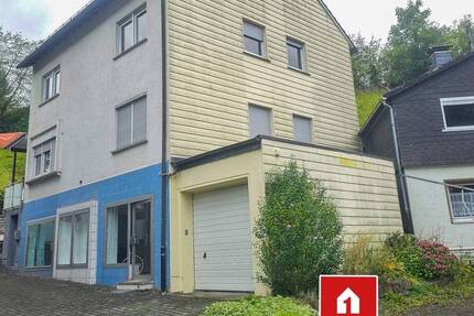 Gepflegtes Ein-Zweifamilienhaus mit Garage und Gartengrundstück! 6 zimmer