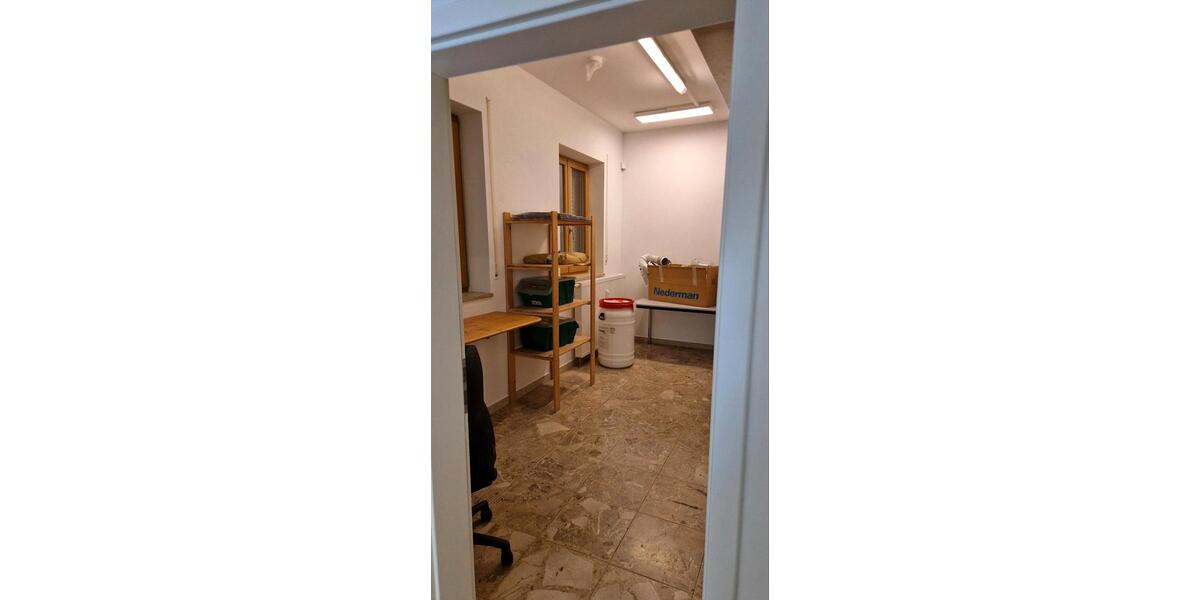 Gewerbehalle 210 m² EG | Tor | Stellplätze | Stephanskirchen zimmer