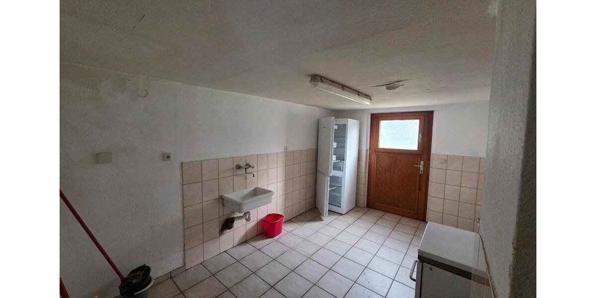 Einfamilienhaus Wilnsdorf - 9 Zimmer, 205 m&sup2;, 159.000&euro; | Angebot:26962353