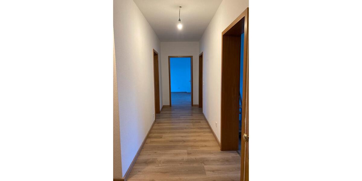 Erdgeschoßwohnung Wallerfangen - 4 Zimmer, 110 m&sup2;, 800&euro; | Angebot:25553128