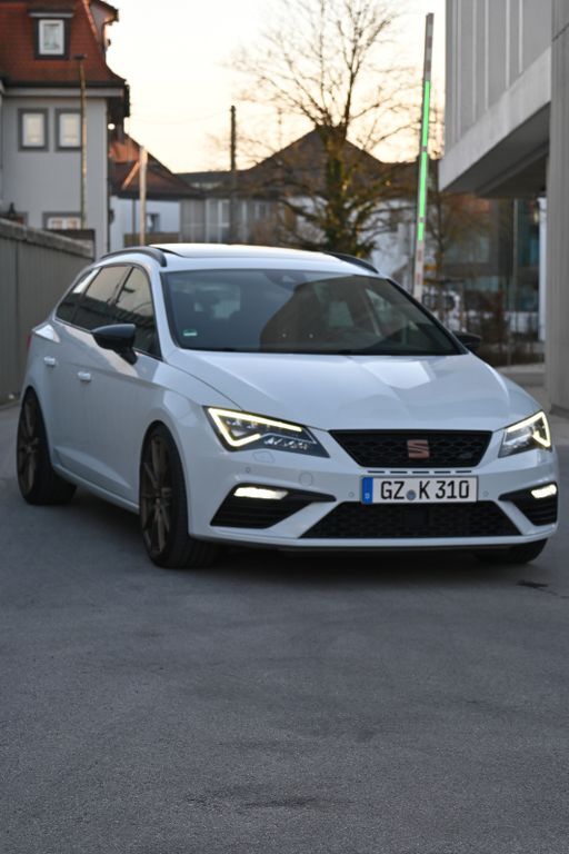 Seat Leon 130.000 km 18.999 € Günzburg 89312