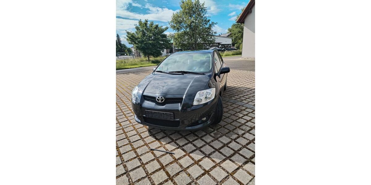 Toyota Auris 135.000 km 4.100 &euro; Wyhl 79369