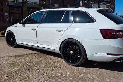 Skoda Superb 98.000 km 26.500 &euro; Krefeld 47839