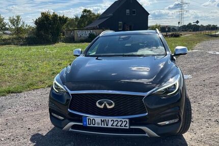 INFINITI QX30