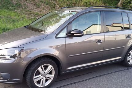 VW Touran 154.000 km 8.900 &euro; Bruchsal 76646