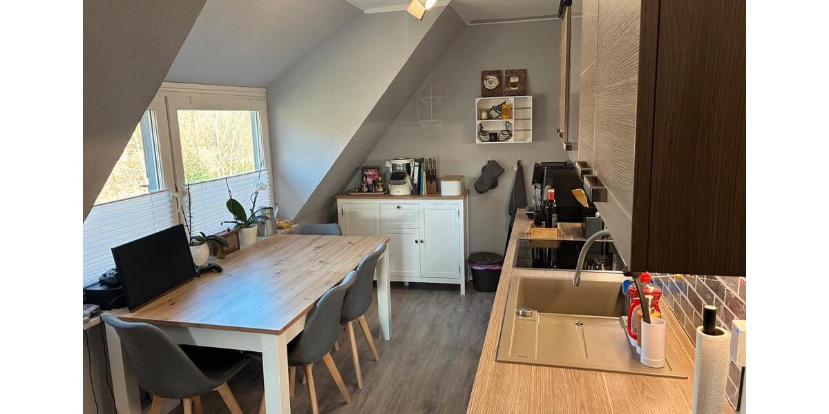 Dachgeschoßwohnung Bremerhaven Schiffdorferdamm - 3 Zimmer, 96 m&sup2;, 195.000&euro; | Angebot:25580552
