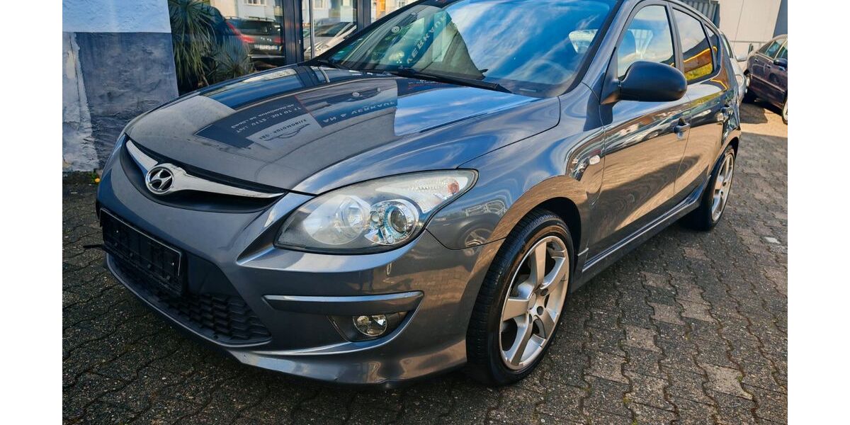 Hyundai i30 128.000 km 4.300 &euro; Wiesbaden 65187