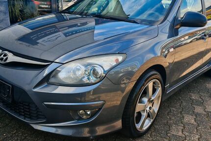 Hyundai i30 128.000 km 4.400 &euro; Wiesbaden 65187