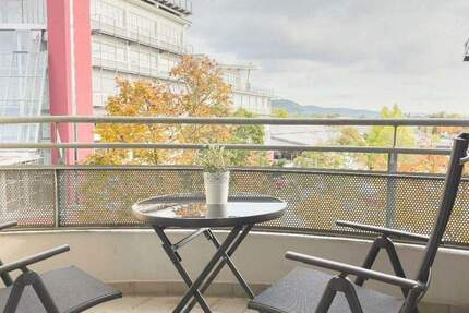 Frisch renovierte teilmöblierte Wohnung - Zentral, praktisch und mit toller Aussicht 1 zimmer