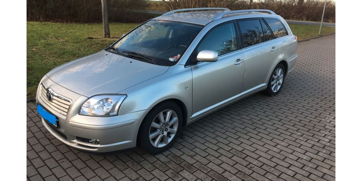 Toyota Avensis 281.522 km 1.500 &euro; Waren 17192