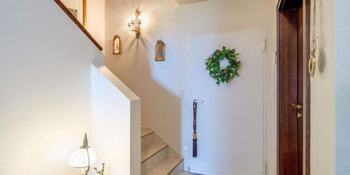 Einfamilienhaus Schmallenberg - 6 Zimmer, 208 m&sup2;, 425.000&euro; | Angebot:25800584