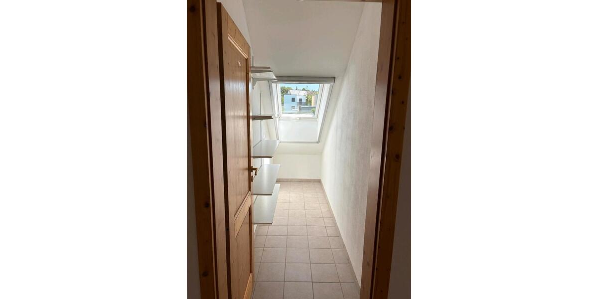 Dachgeschoßwohnung Nördlingen - 3 Zimmer, 90 m&sup2;, 980&euro; | Angebot:26297646