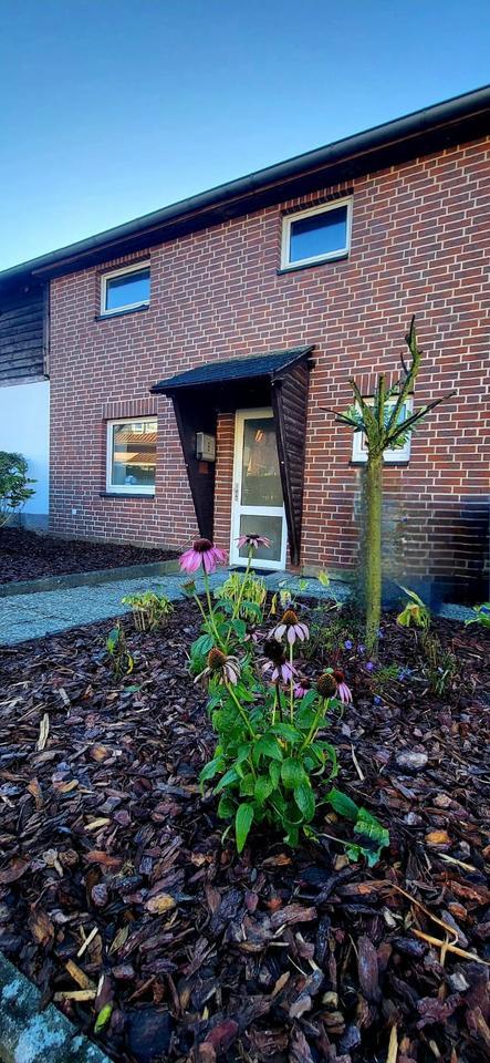 Komplett sanierte Haushälfte mit Gartenanteil zimmer