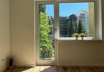 TOLLE, SEHR HELLE, MODERN SANIERTE U. GUT GESCHNITTENE RUHIGE, VERMIETETE Wohnung MIT GRÜNBLICK