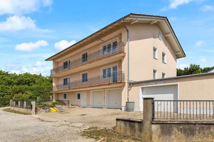 Haus zum Kaufen in Mengkofen 539.000 € 280 m²