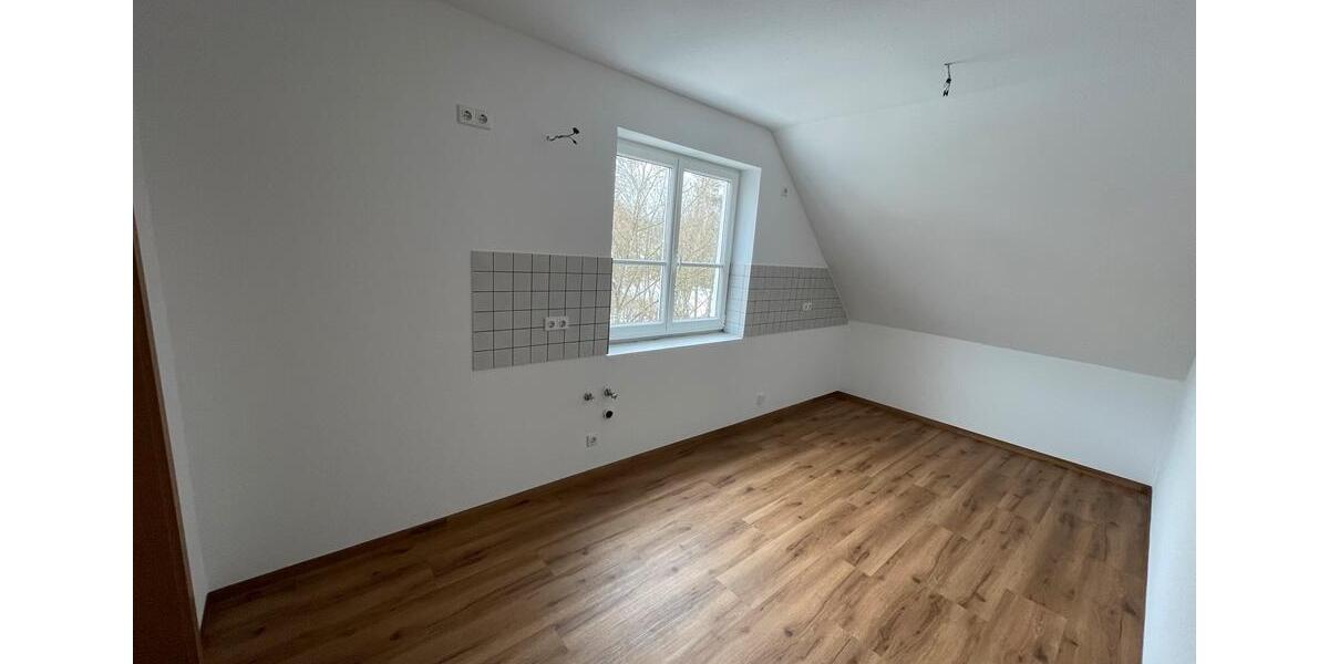 Dachgeschoßwohnung Suhl Aue 1 - 2.5 Zimmer, 75 m&sup2;, 95.625&euro; | Angebot:25602696