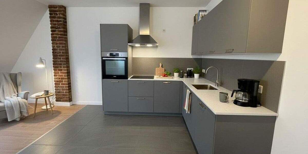 Exklusive 3-Zimmer Altbau-Wohnung mit Dachloggia - kernsaniert 2025 3 zimmer