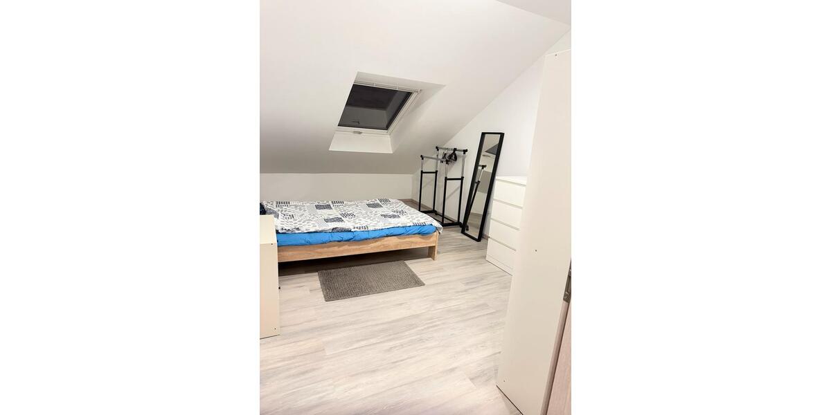 Dachgeschoßwohnung Sassenburg - 4 Zimmer, 125 m&sup2;, 990&euro; | Angebot:25908330
