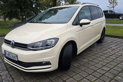 VW Touran 174.800 km 16.490 € München 81369