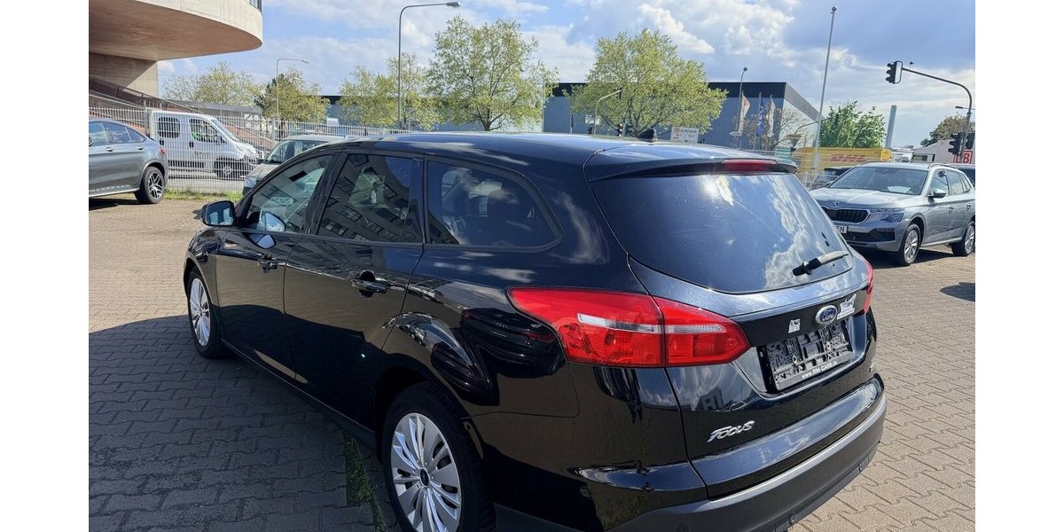 Ford Focus 1.0 Kombi Ecoboost Business/Voll Scheckh 95.100 km 6.390 &euro; Frankfurt 60386