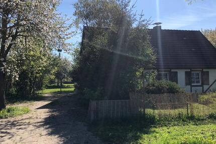 Großes Haus und Grundstück in einem Enddorf zimmer