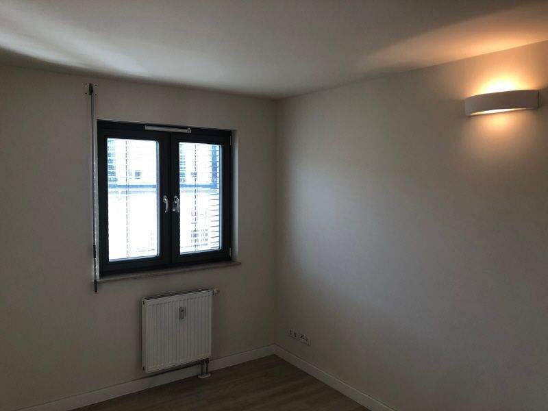 2 ZIMMER APARTMENT MIT EINBAUKÜCHE IM DACHGESCHOSS... 2 zimmer