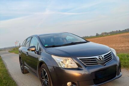 Toyota Avensis 223.000 km 3.900 € Duisburg 47259