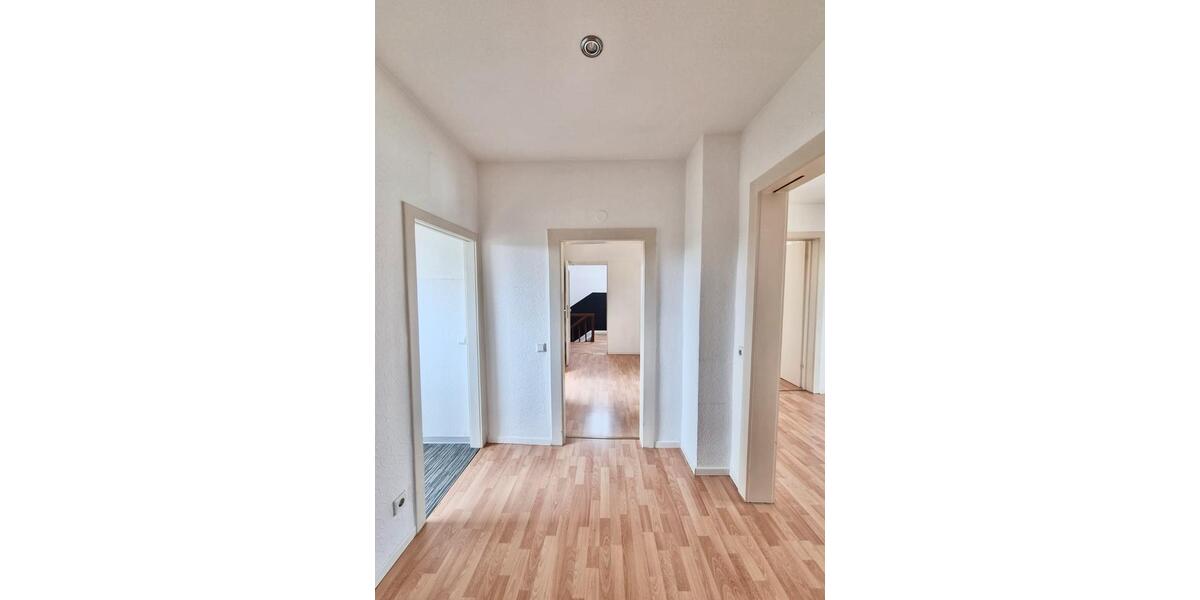 Dachgeschoßwohnung Solingen Wald - 2 Zimmer, 55 m&sup2;, 720&euro; | Angebot:26663996