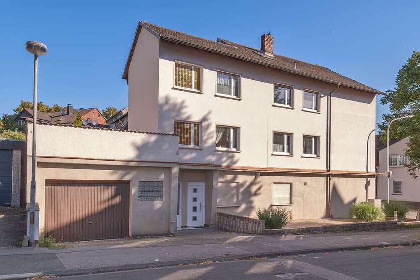 Haus zum Kaufen in Iserlohn 379.000 € 220 m² 8 zimmer