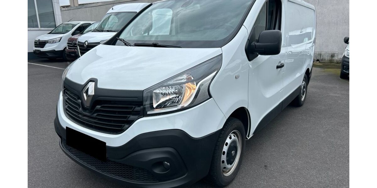 Renault Trafic 42.800 km 15.900 &euro; Willmering 93497