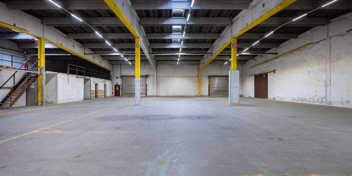 Lagerhalle mit LKW-Werkstatt und Bürogebäude zimmer