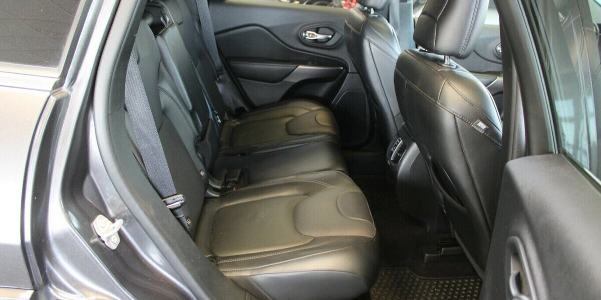 Jeep Cherokee 2.2 Active Drive 4x4 Aut. Overland 119.127 km 19.980 &euro; Euskirchen 53881