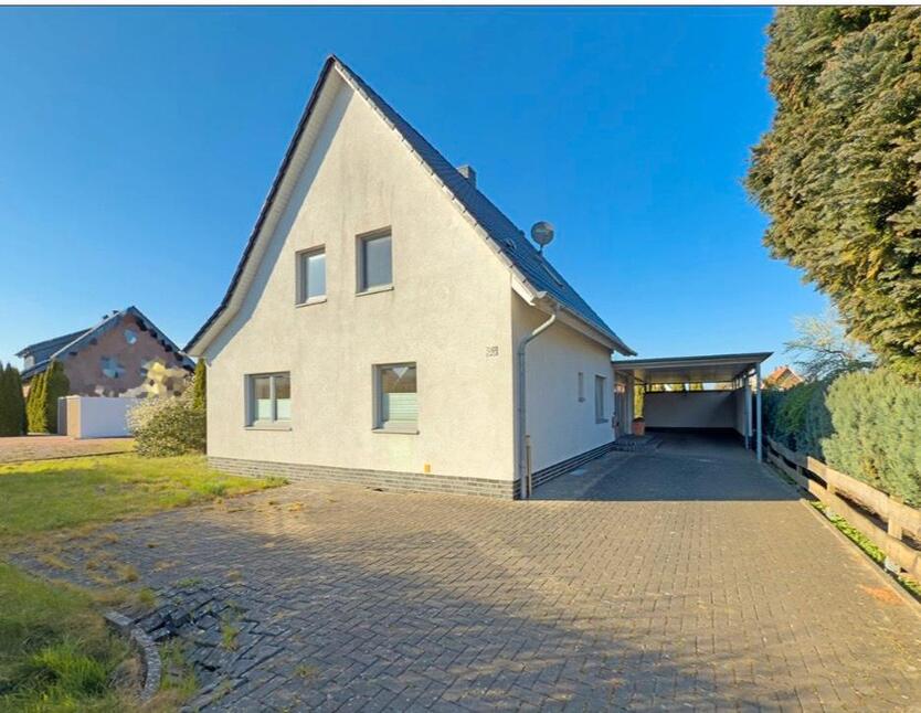 Großzügiges Einfamilienhaus mit Garten zu vermieten.