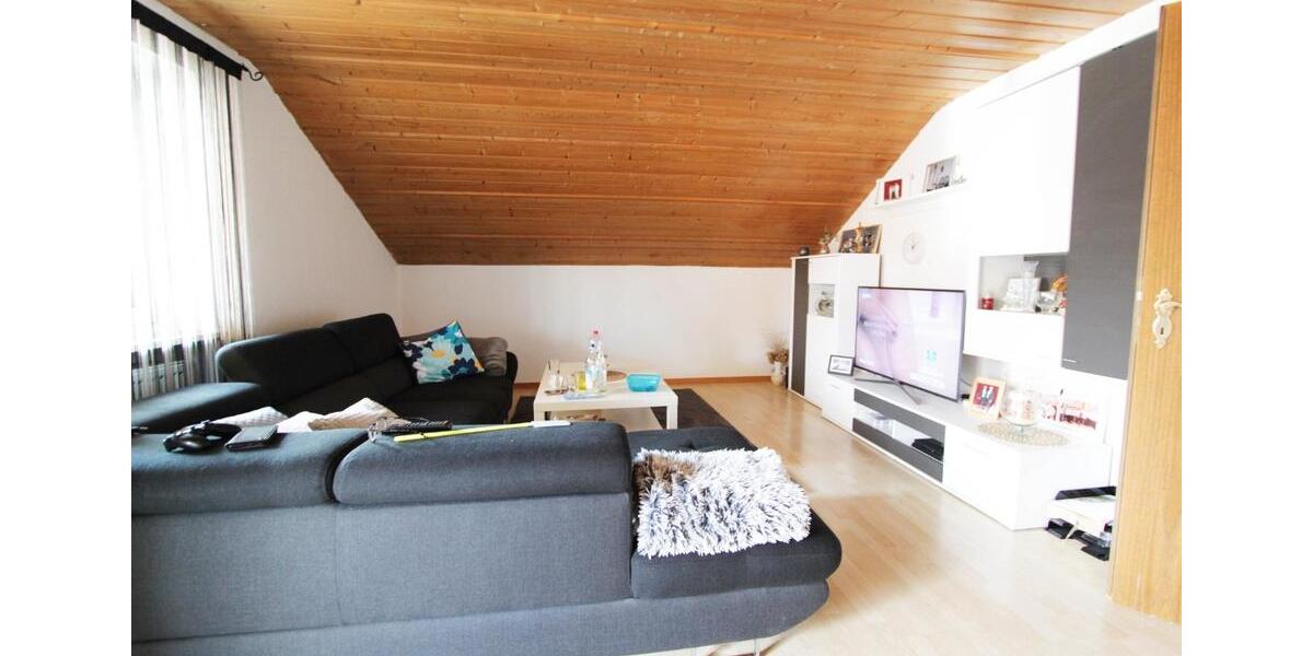Dachgeschoßwohnung Hohenlinden - 3.5 Zimmer, 90 m&sup2;, 1.000&euro; | Angebot:26546183
