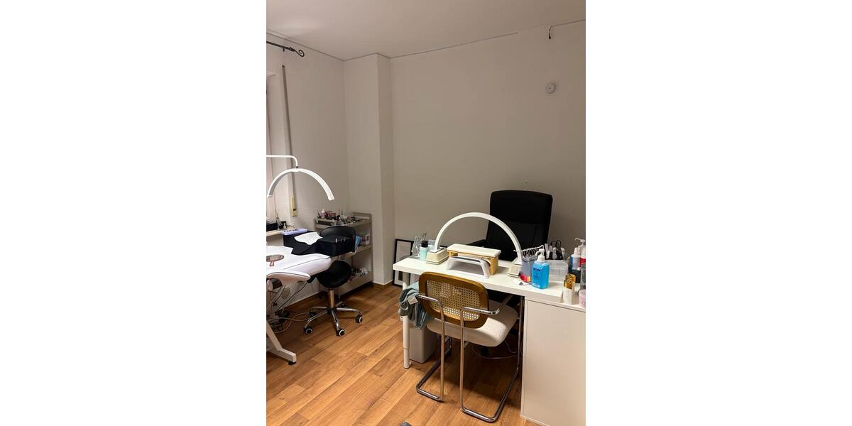 Kosmetikstudio Nageltisch zu vermieten zimmer