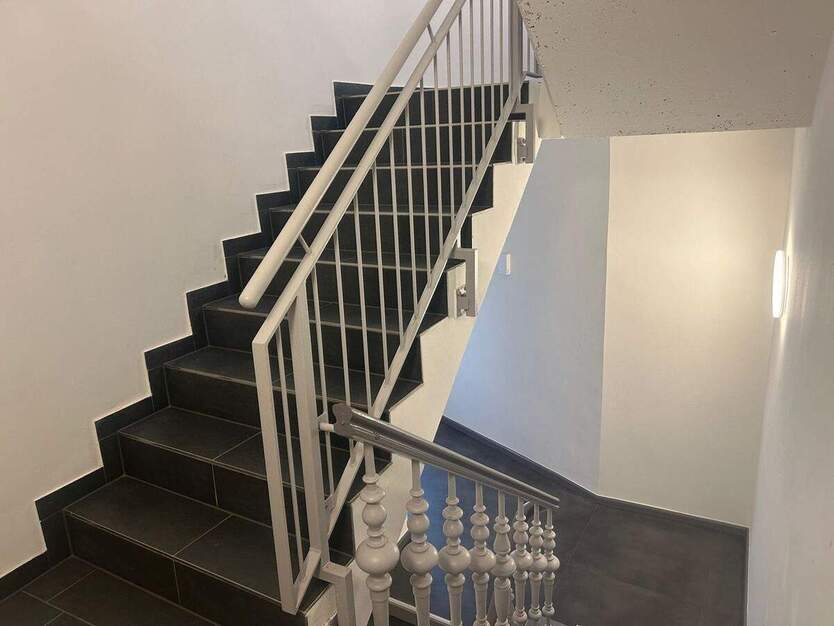 Luxuriöse 3-Zimmer-Wohnung mit Aufzug, Fußbodenheizung, Einbauküche, 2 Bädern & Wohnküche mit Balkon! 3 zimmer