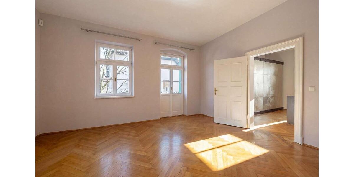 Villa München Nymphenburg - 9 Zimmer, 389 m&sup2;, 9.300&euro; | Angebot:25255917