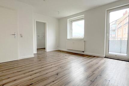 Wohnung Glauchau - 3 Zimmer, 61 m&sup2;, 390&euro; | Angebot:26003170