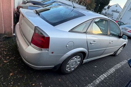 Opel Vectra 207.000 km 2.000 &euro; Schlangen 33189